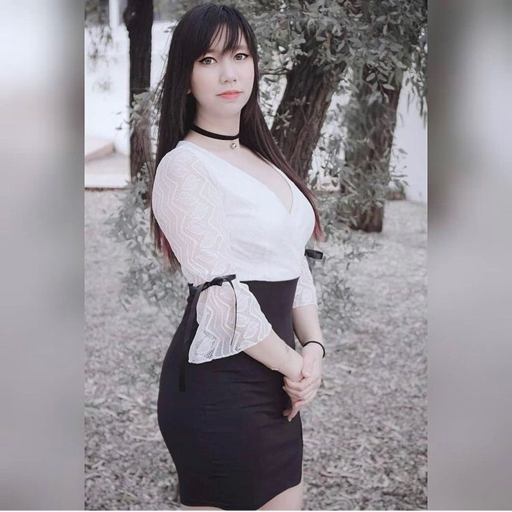 Formal Asian fashion white and black dress